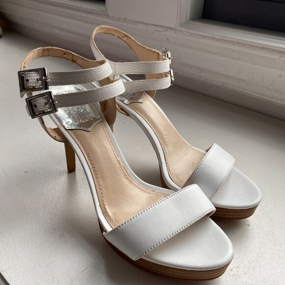 Vince Camuto White High Heel Sandals Size 7.5 - Picture 10 of 10